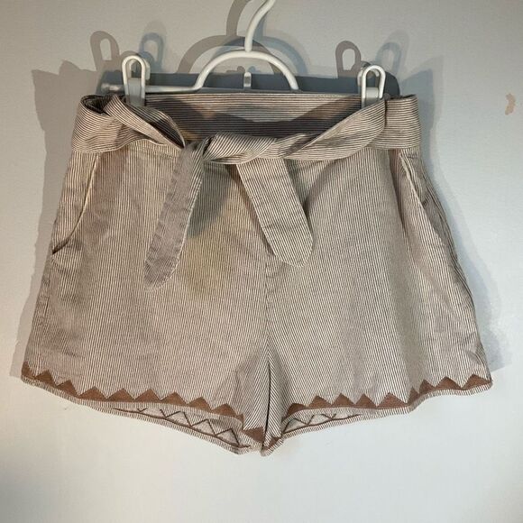 Moon River Pleat Blanket Stitch Short Paper Bag Shorts. Brown Pinstripes, Medium - Picture 10 of 16
